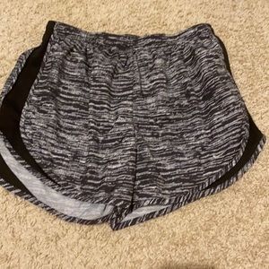 Nike Dri-fit shorts L